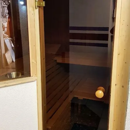 Tetzlaff Apartment *