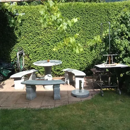 Tetzlaff Apartman Burgen